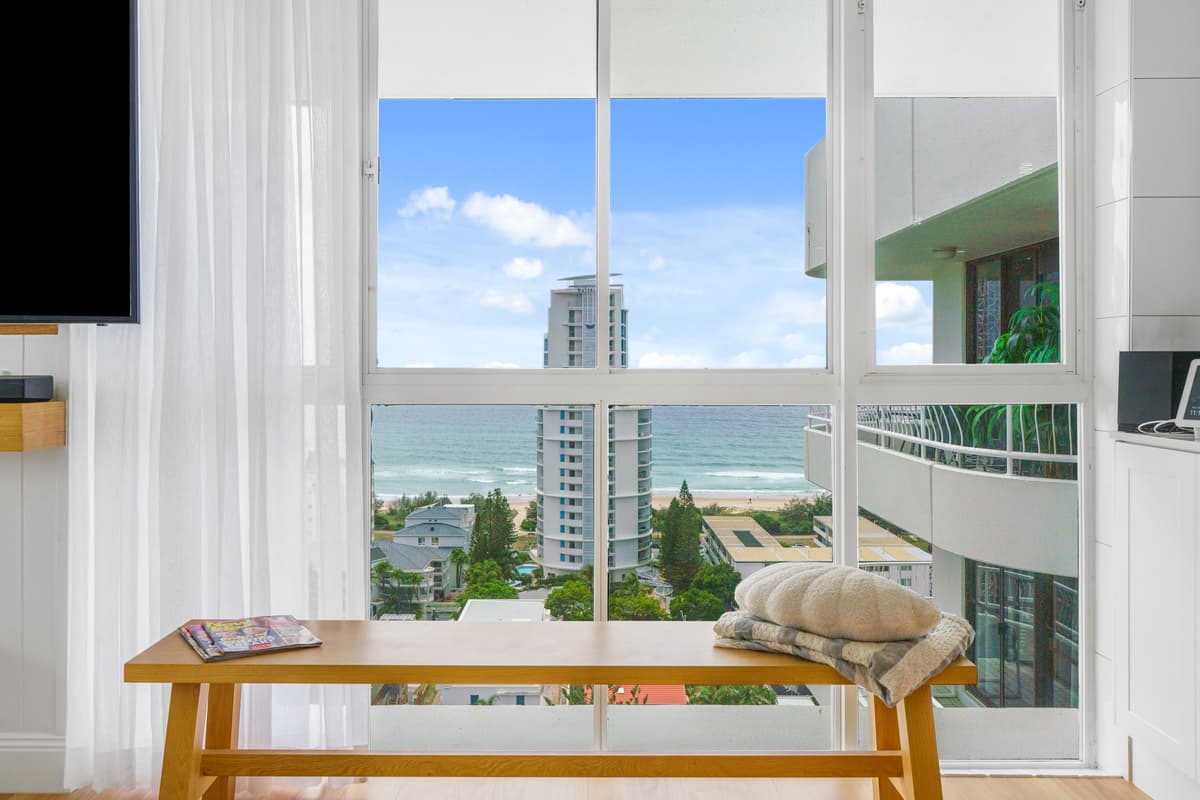 64/121 Surf Parade, Broadbeach