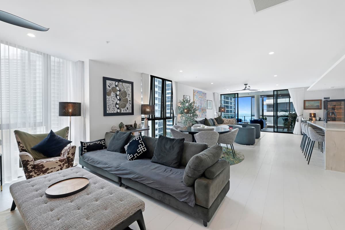 701/5 Pacific Street, Main Beach