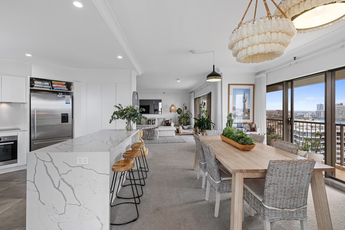 99/8 Admiralty Drive, Surfers Paradise