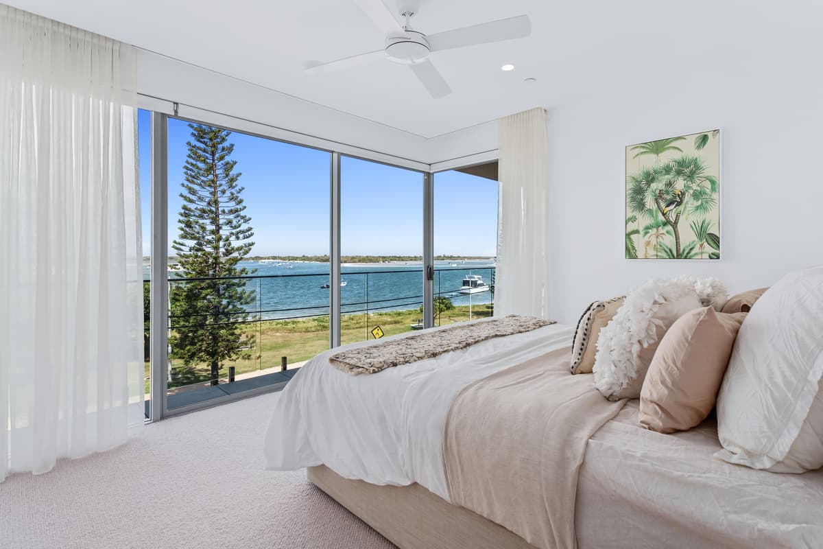 2/536 Marine Parade, Biggera Waters
