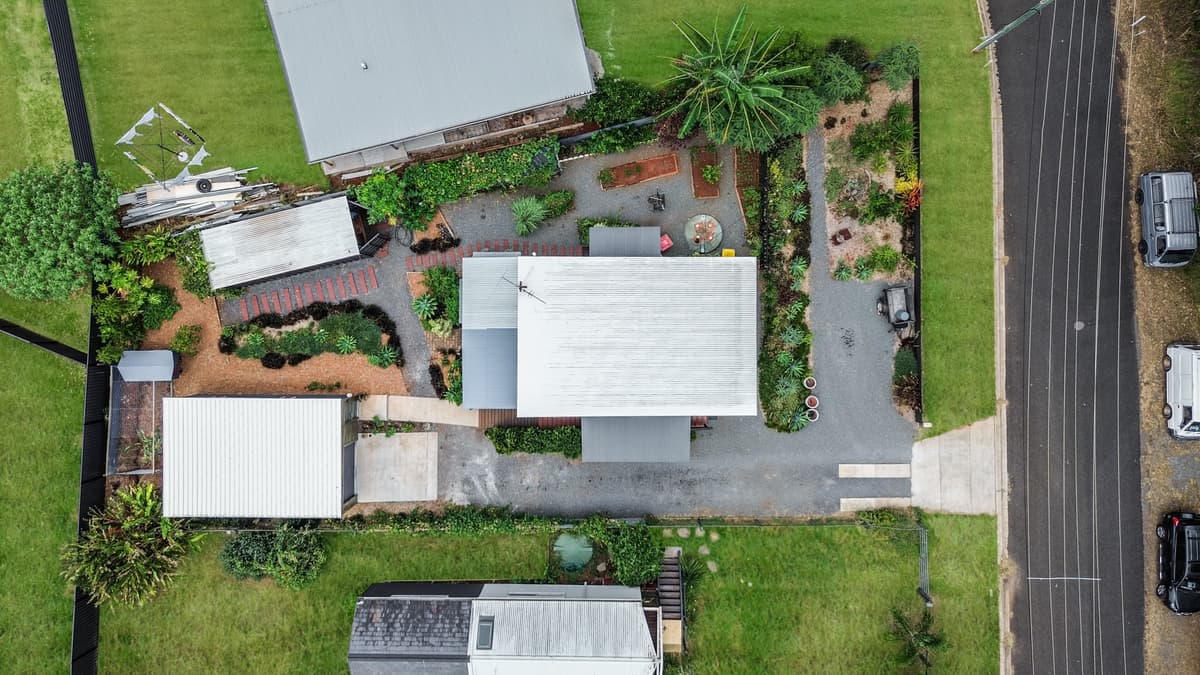 22 Waterside Dr, Macleay Island