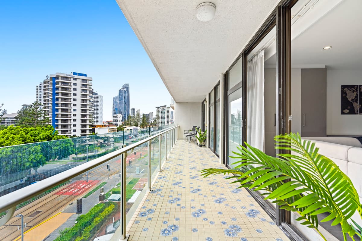 52/33 Thornton Street, Surfers Paradise