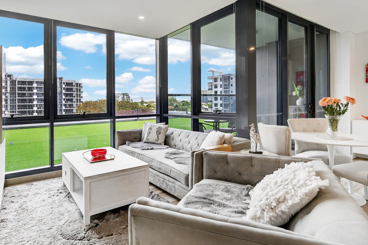 601/2 Como Crescent, Southport