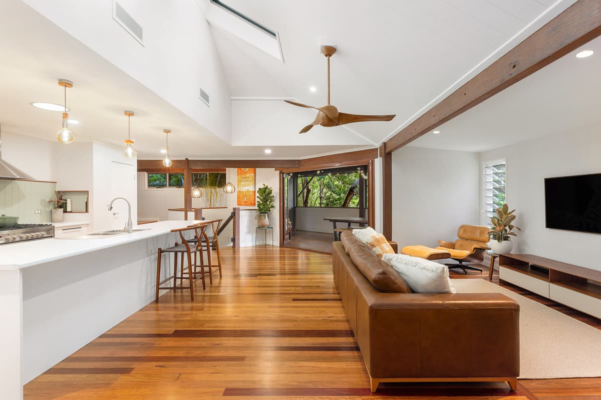 98 Avocado Street, Elanora