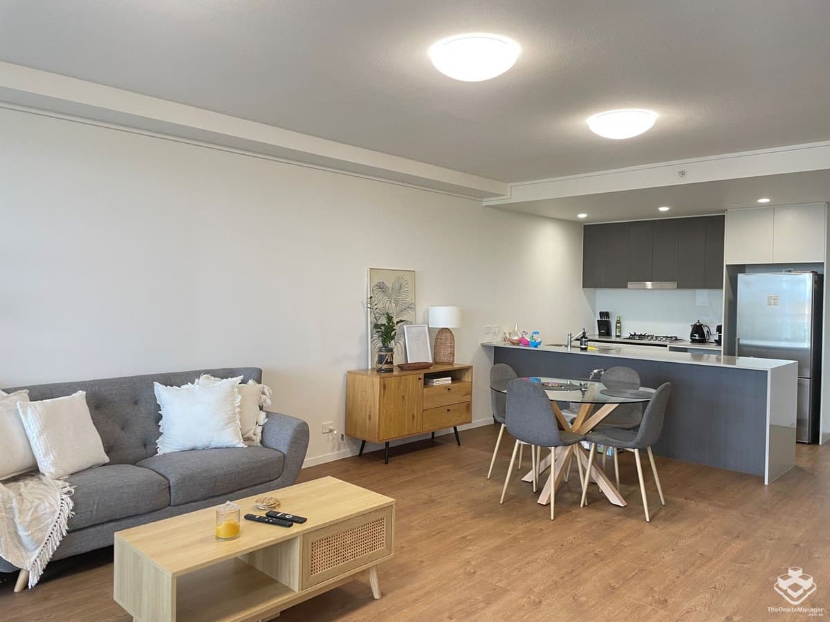 1211/42 Laver Drive, Robina