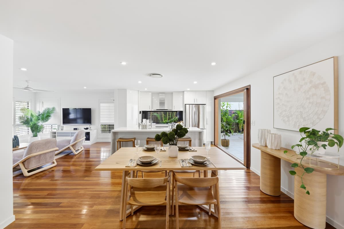 8 Dabchick Drive, Burleigh Waters