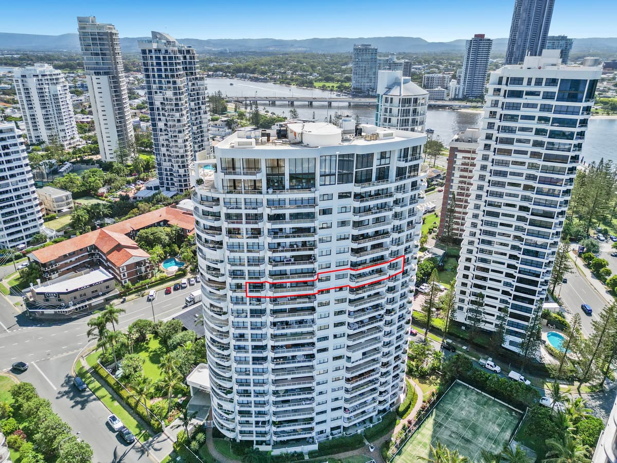 54/3 Cunningham Avenue, Main Beach