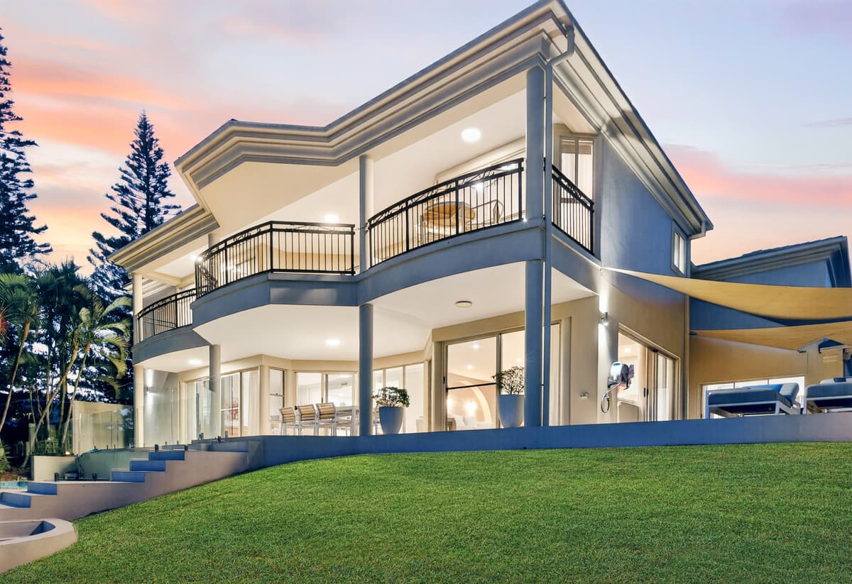 2639 Yanderra Close, Hope Island