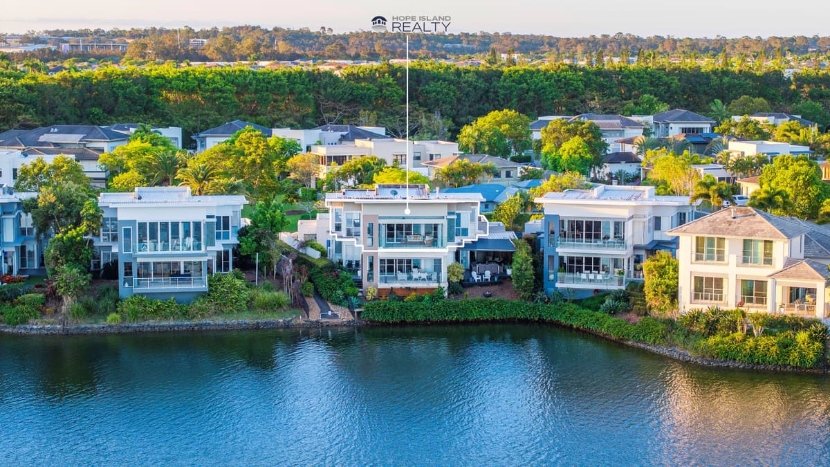 6081 Lugano Drive, Hope Island