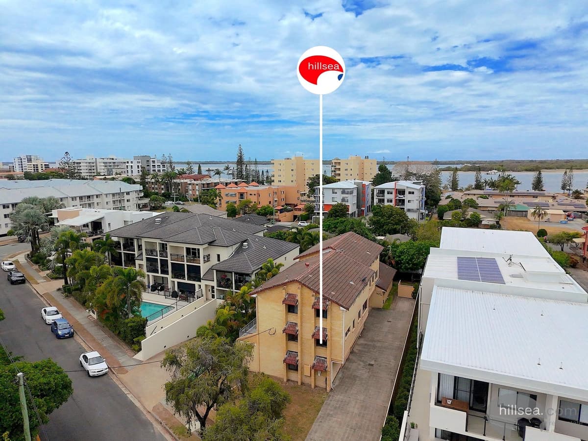 2/8 Oleander Avenue, Biggera Waters