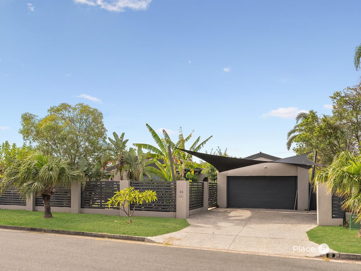 33 Southern Cross Drive, Newport