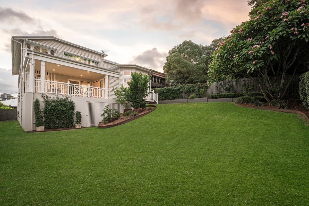 9 Royal Avenue, Spring Hill