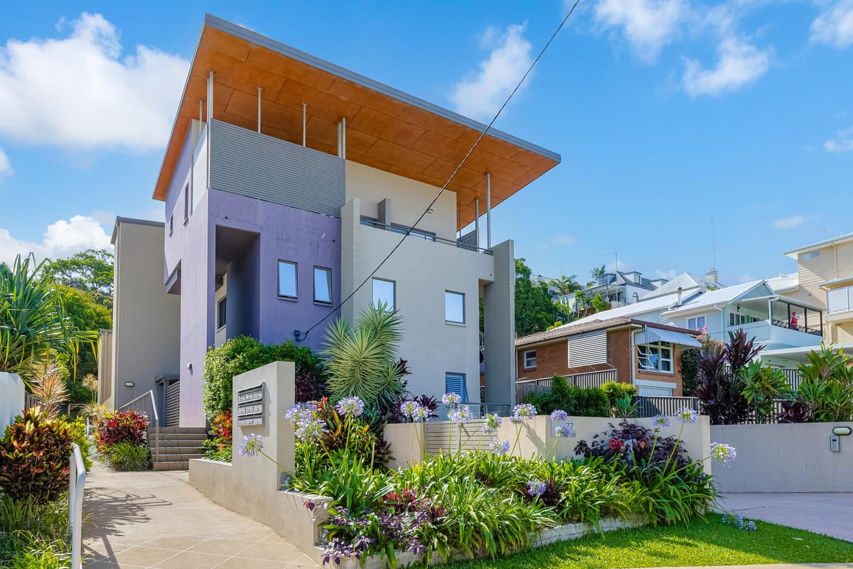 8/77 McLean Street, Coolangatta