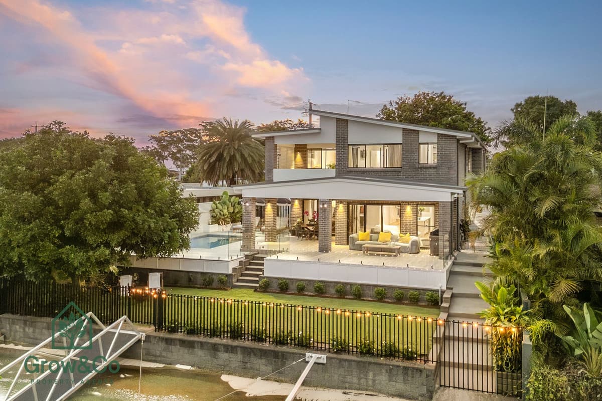 25 Kalimna Drive, Broadbeach Waters