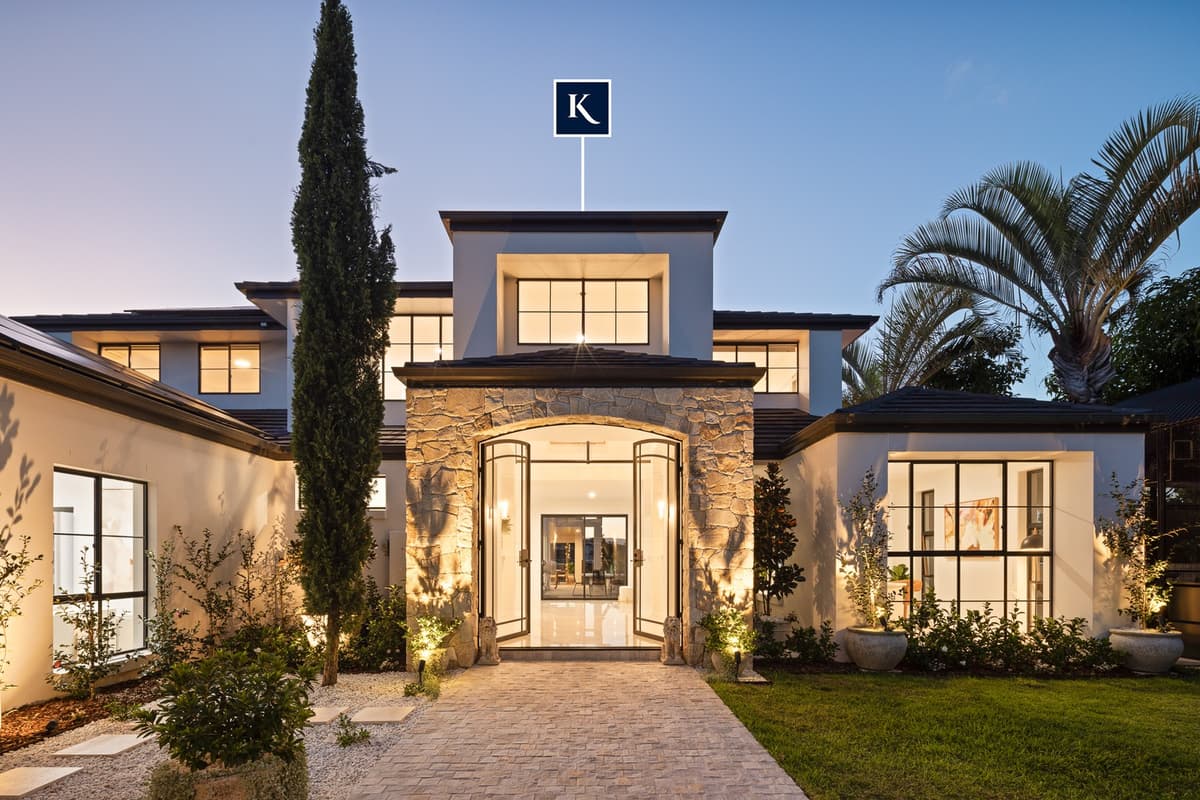 48 Clipper Boulevard, Clear Island Waters