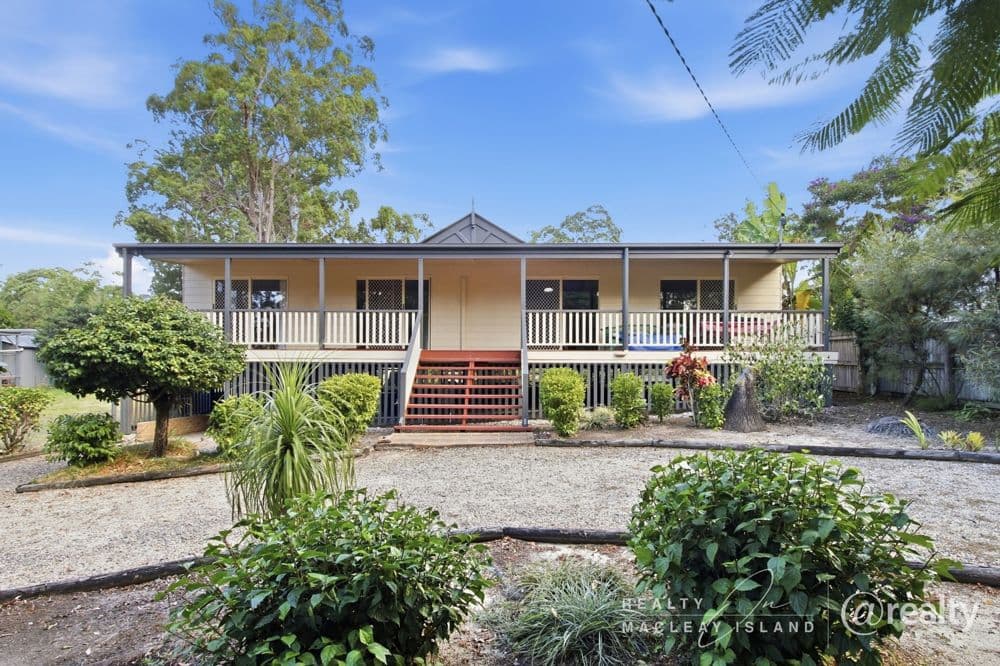 18 Wharf Street, Macleay Island