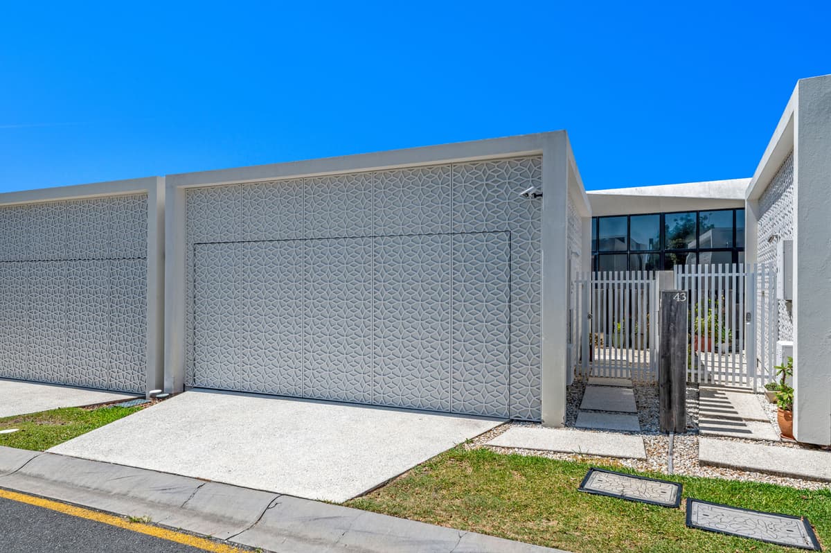 42 Theatre Drive, Benowa