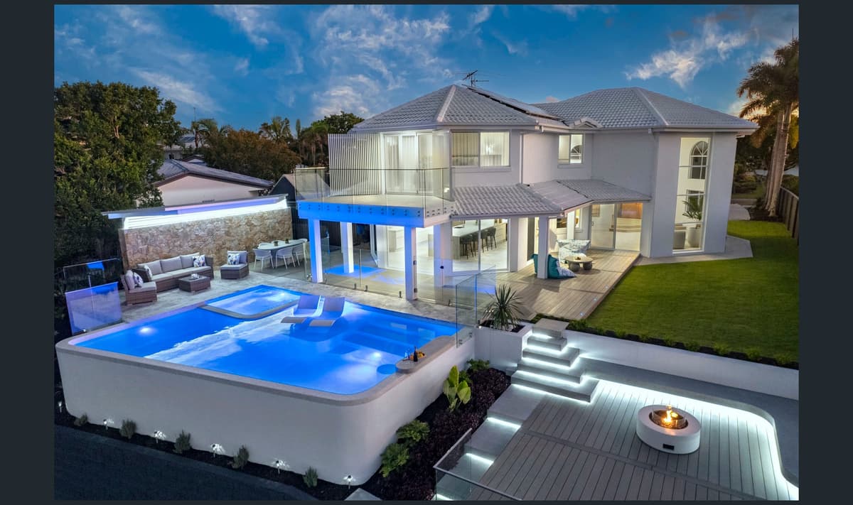 17 Stirling Castle Court, Pelican Waters