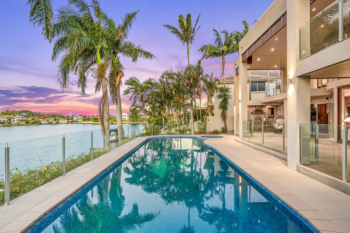 12 San Simeon Drive, Clear Island Waters