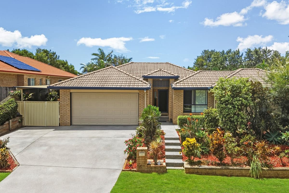 2 Pitman Place, Redland Bay