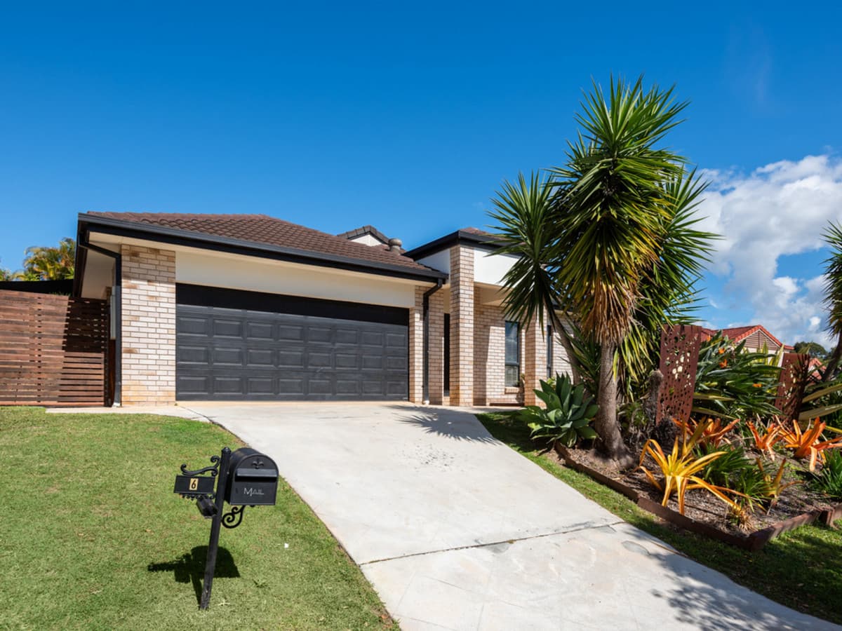6 Carmarthen Circuit, Pacific Pines
