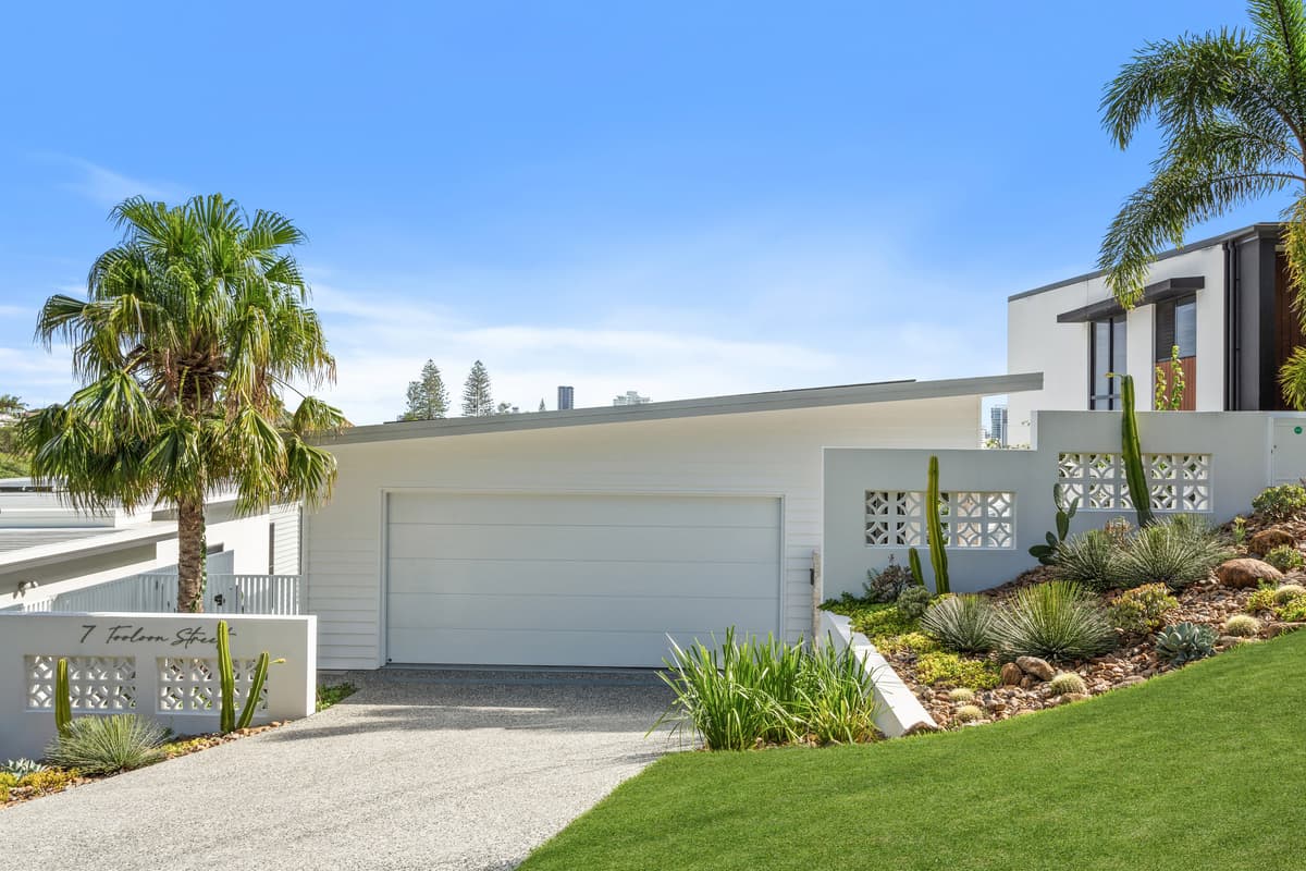 7 Tooloon Street, Coolangatta