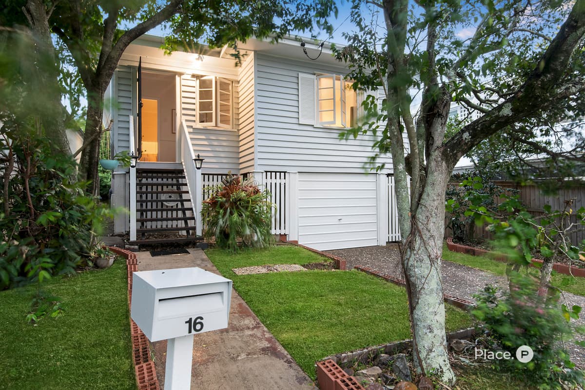 16 Wellstead Avenue, Coorparoo