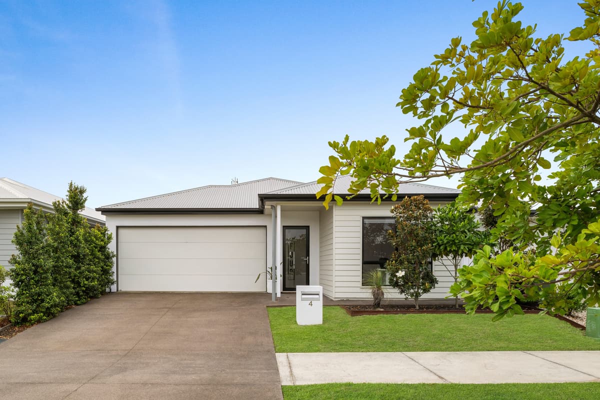 4 Valley Crescent, Palmview