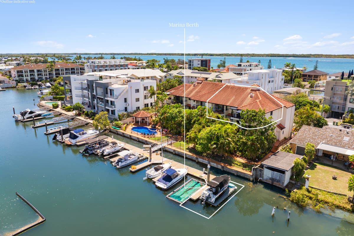 11/12 Canal Avenue, Runaway Bay