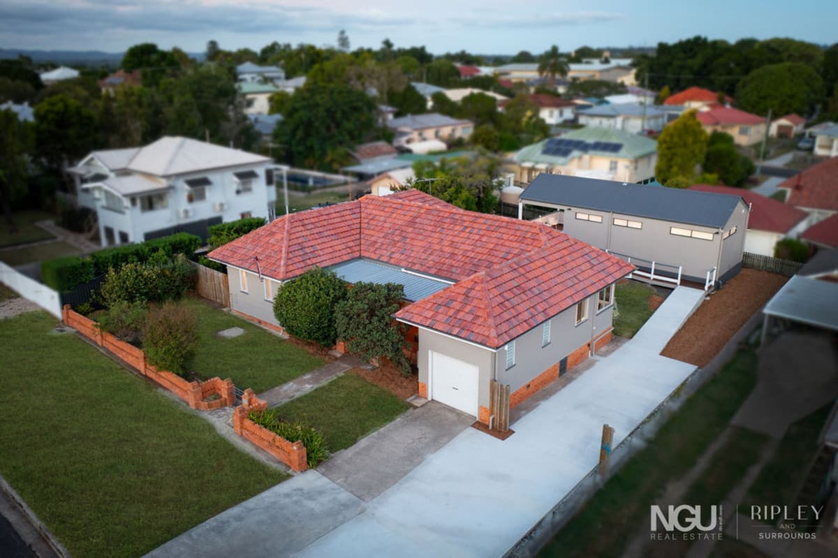 24 Crown Street, Silkstone