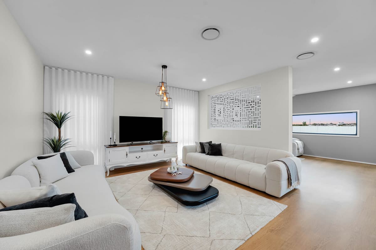 327 Lakeside Avenue, Springfield Lakes