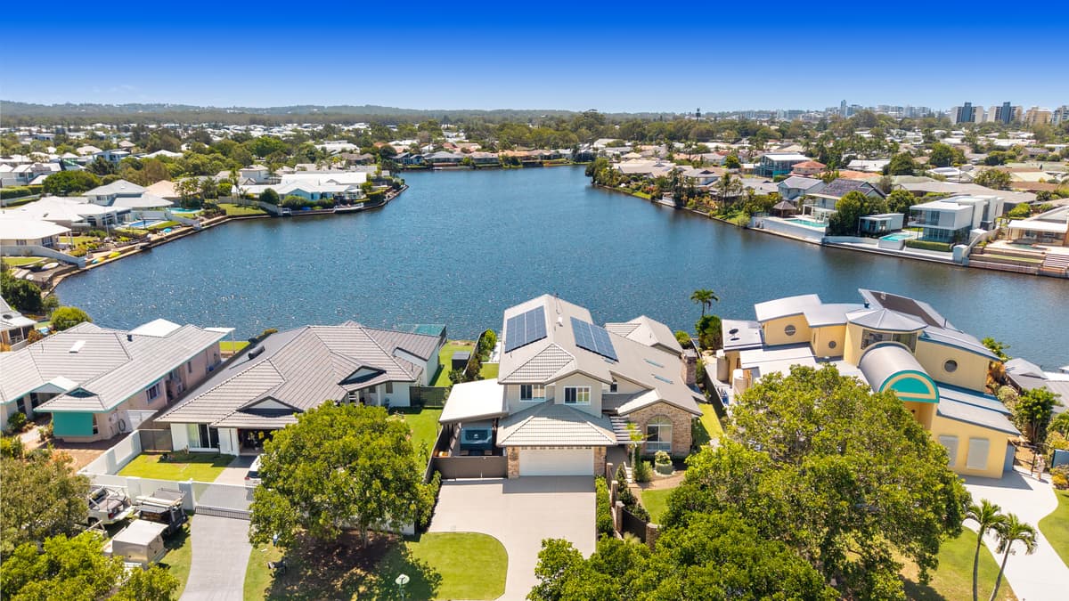 11 Stirling Castle Court, Pelican Waters
