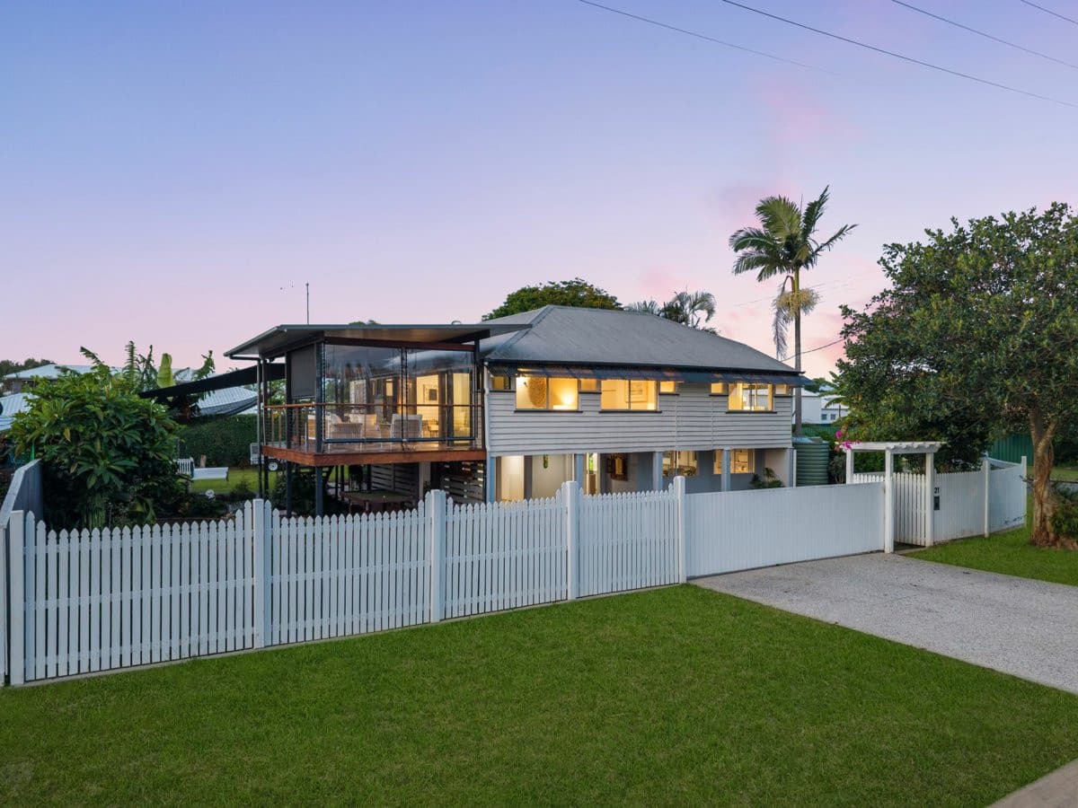 21 Bay Street, Redland Bay