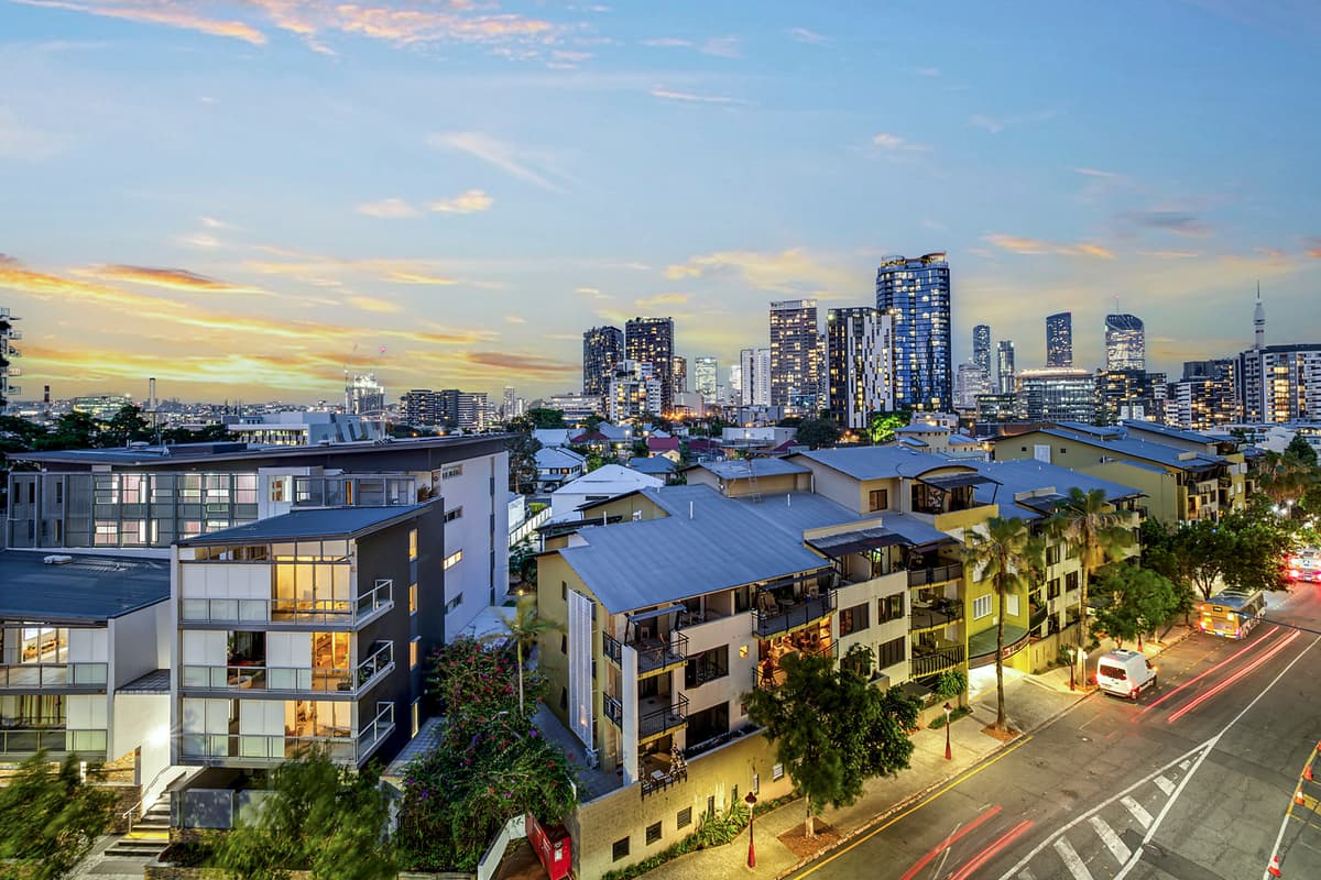 30402/21 Mollison Street, West End