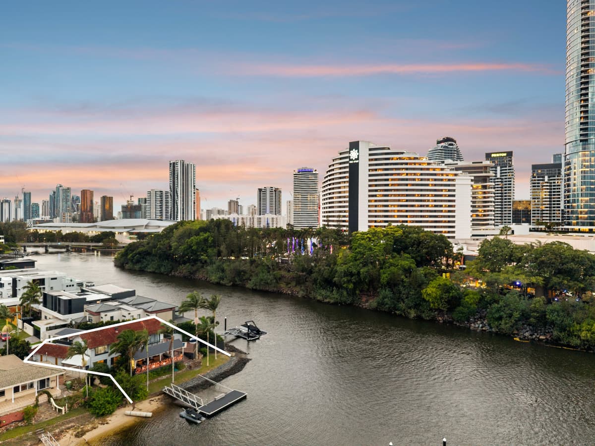 2 Merrimac Boulevard, Broadbeach Waters