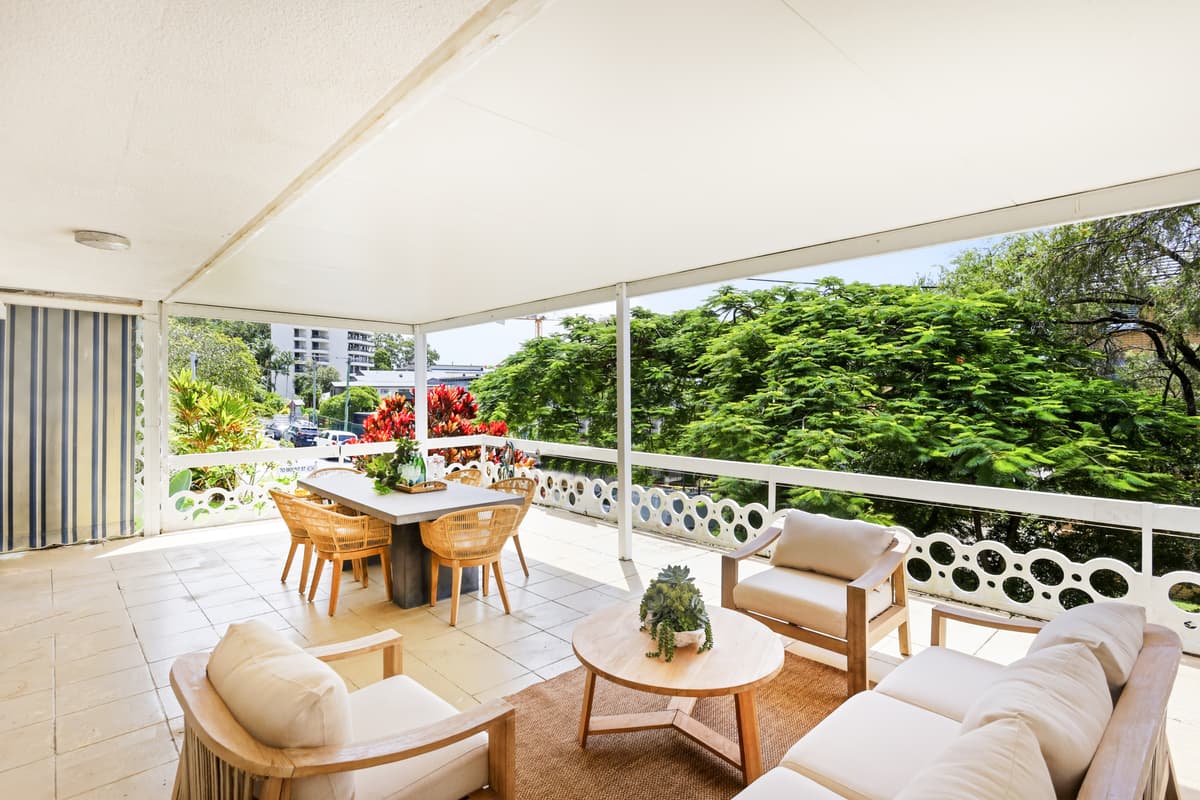 1/6 Hill Avenue, Burleigh Heads