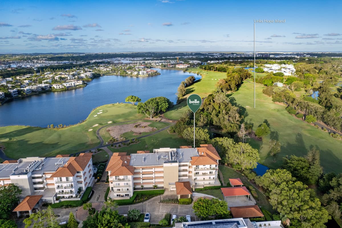 8429 Magnolia Drive East, Hope Island