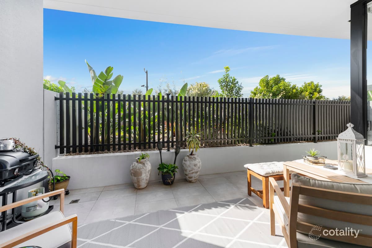 2104/1 Grant Avenue, Hope Island