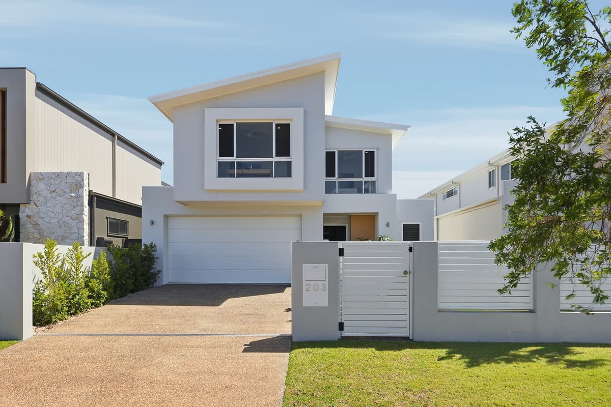 203 Coolum Parade, Newport