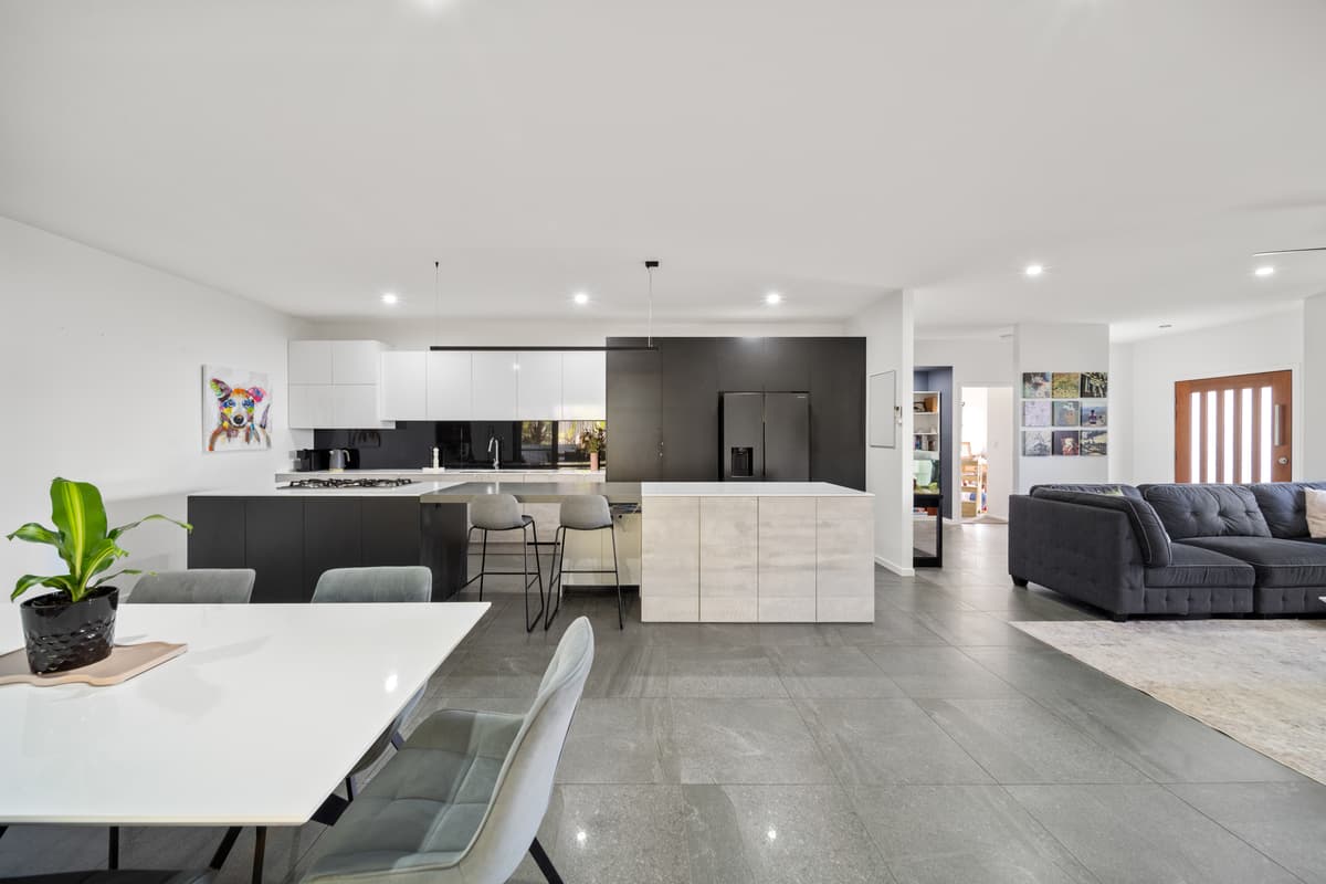 17 Tree View Crescent, Little Mountain