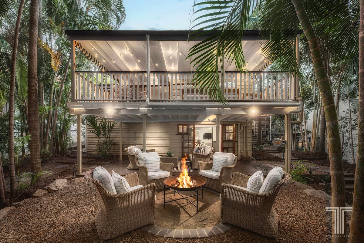 31 Sterculia Avenue, Holland Park West