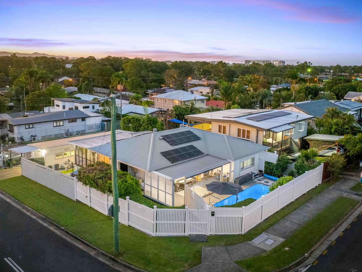 100 Wilson Street, Labrador