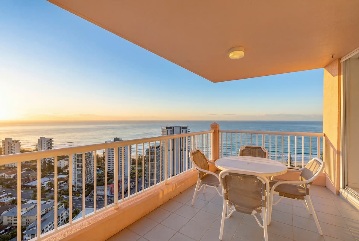113/129 Surf Parade, Broadbeach