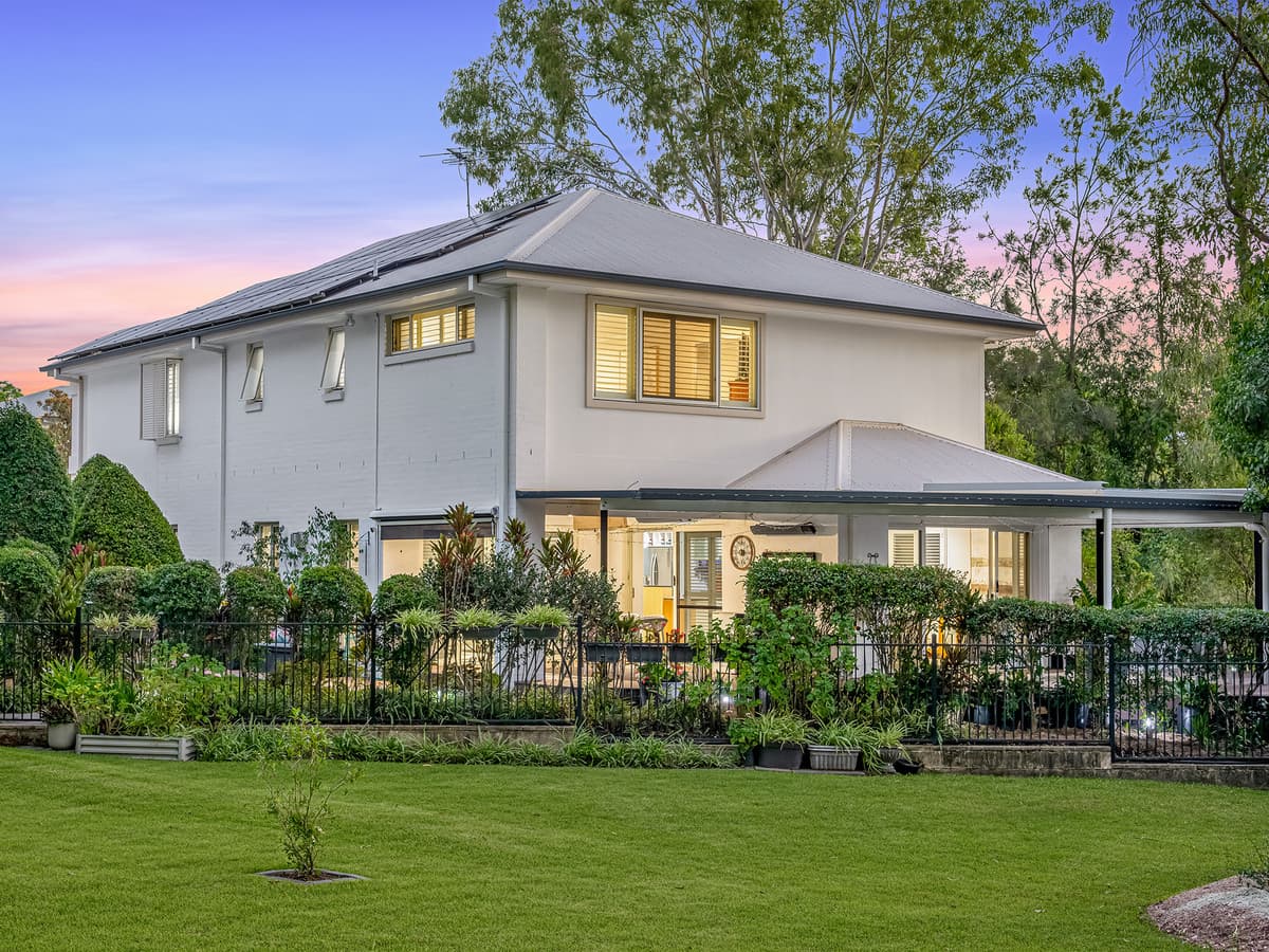 21 Fairway Court, Mount Ommaney
