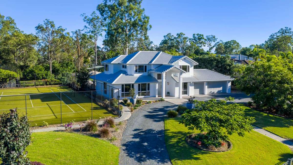 4 Belltop Court, Helensvale