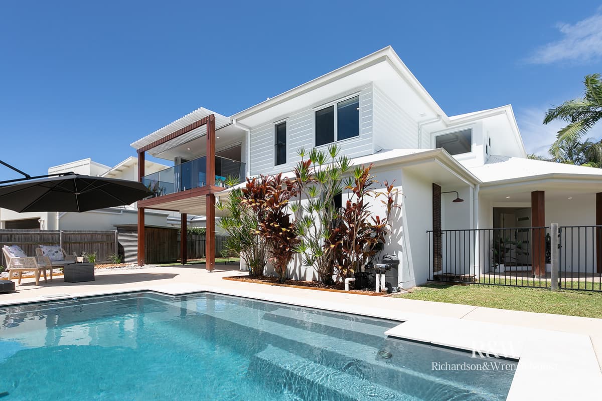 1 Crestview Drive, Peregian Springs