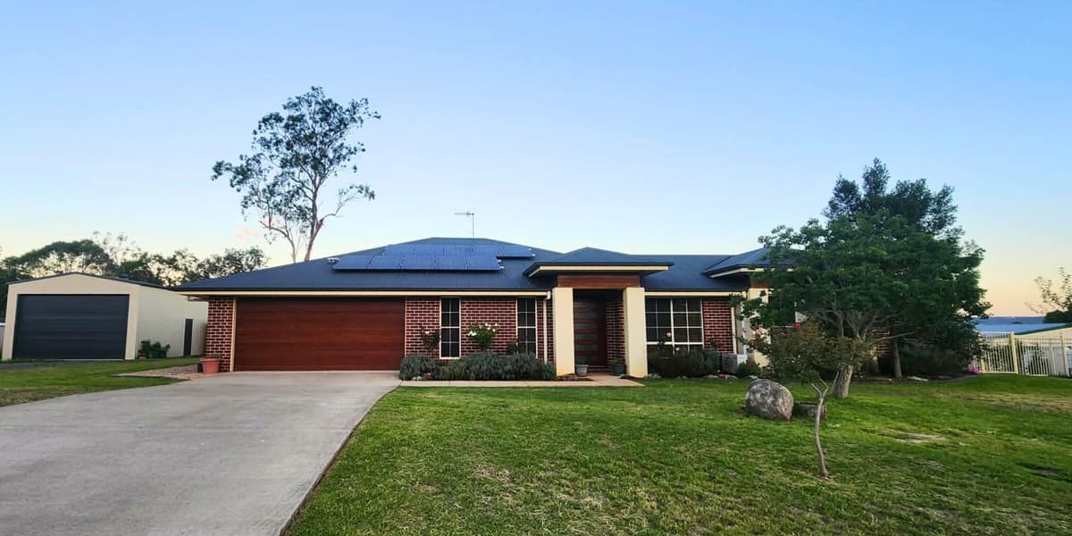 15 Northerly Drive, Hodgson Vale