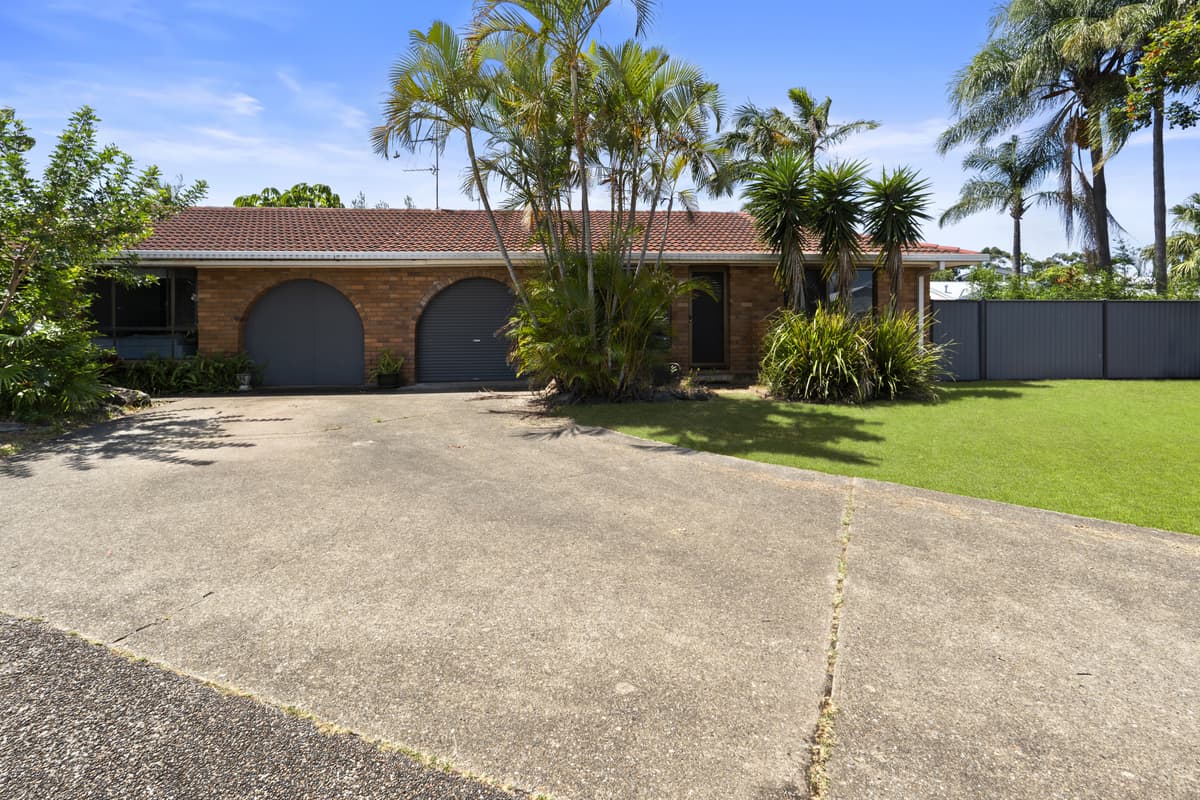 9 Falcon Court, Burleigh Waters