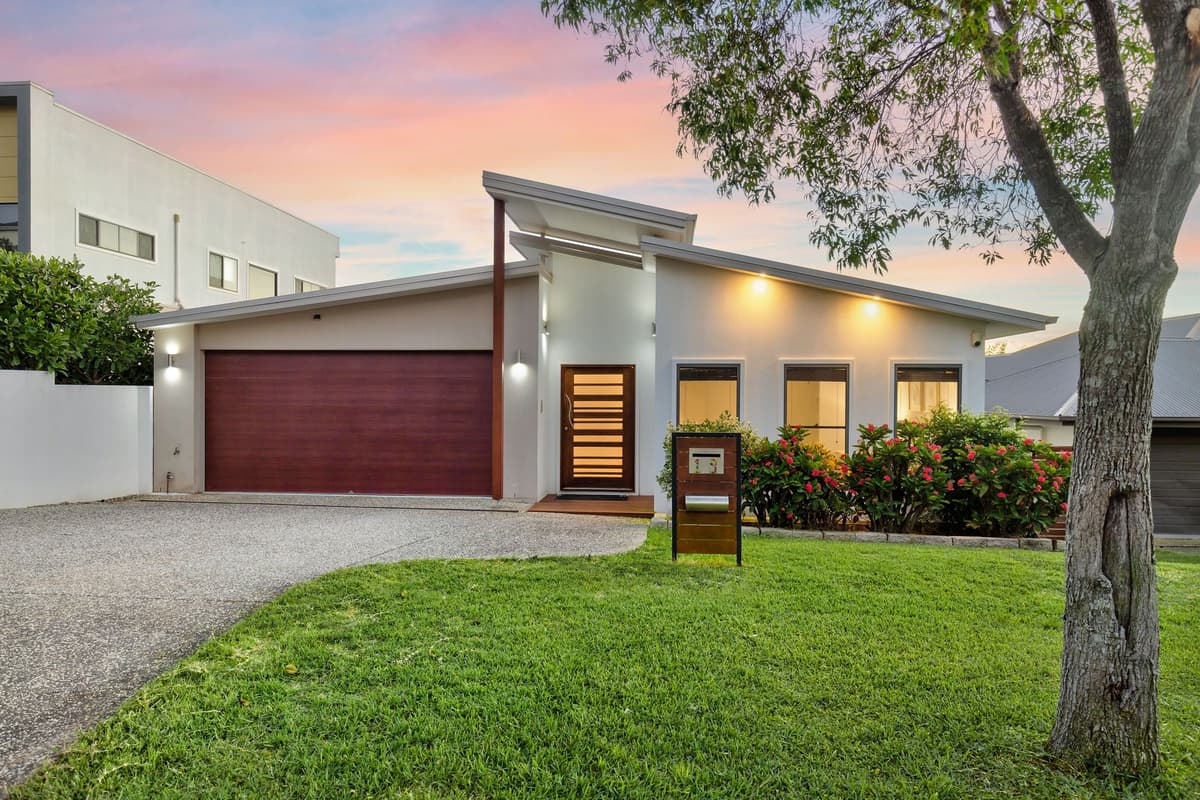 19 Birkenhead Place, Carindale