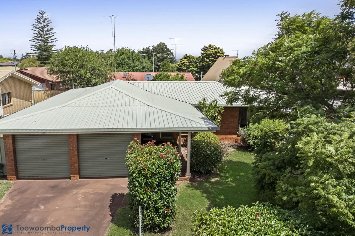 34 Kingsford Smith Drive, Wilsonton